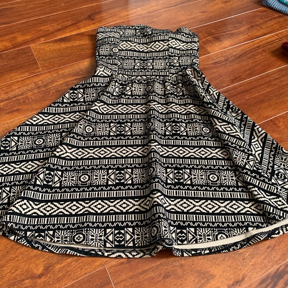 Dress - Picture 1 of 3